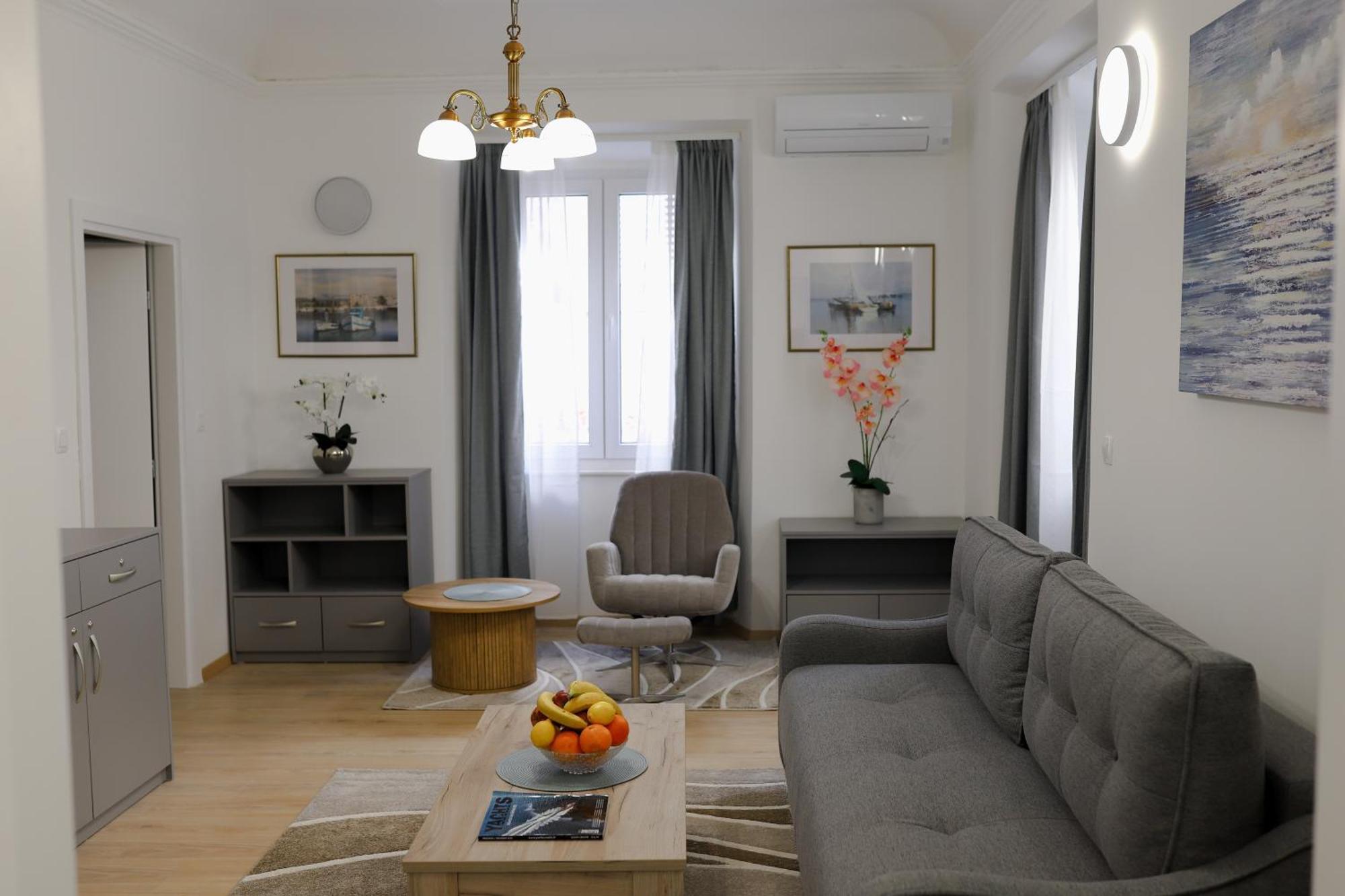 Anima Mea Old Town Apartments Дубровник Екстериор снимка